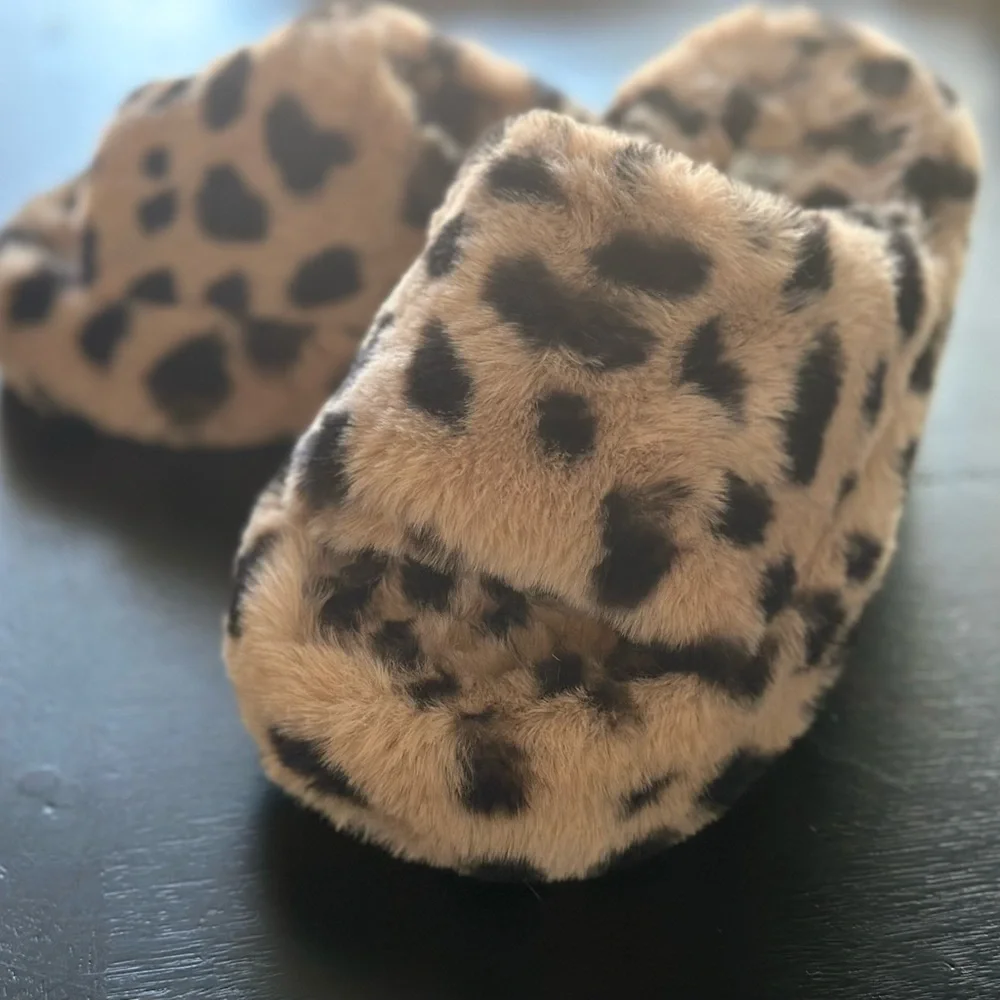 Leopard Print Faux Fur Slippers - Picture 8 of 10